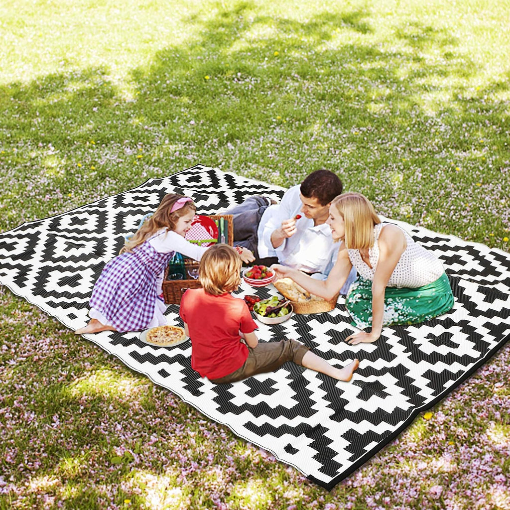 Lattice Reversible Waterproof Outdoor Rug